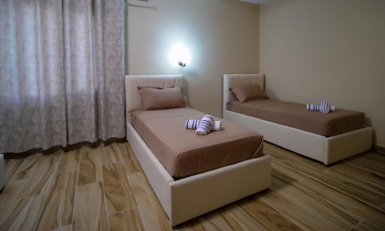 Hanna & Solei Hotel ベラト エクステリア 写真