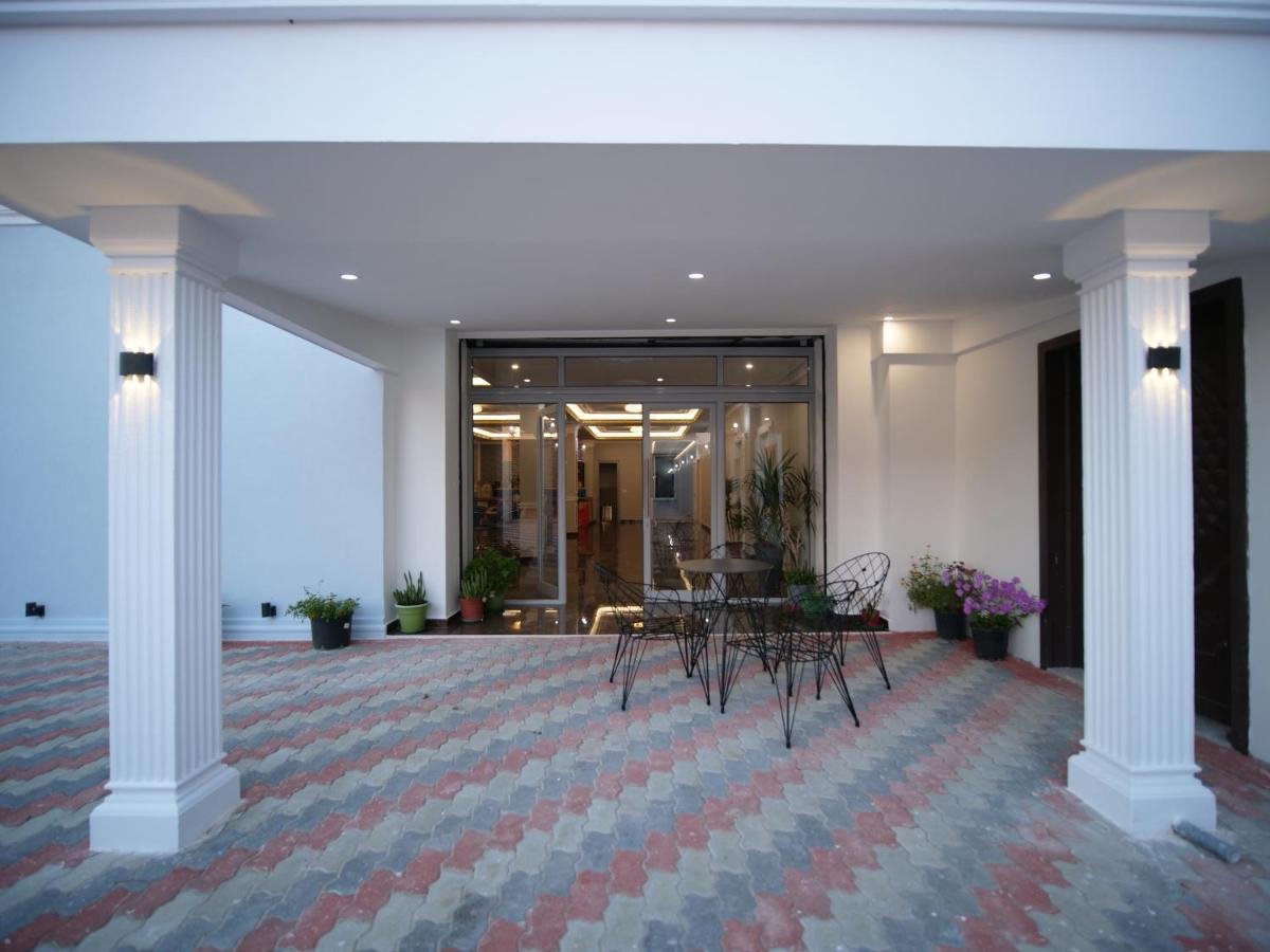 Hanna & Solei Hotel ベラト エクステリア 写真